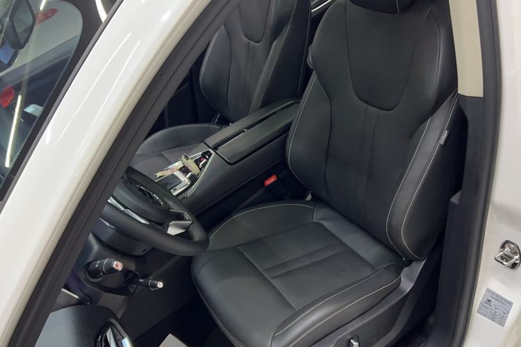 Used Zotye T500 2018 1.5T Automatic Smart Connected Prestige Model Left Front Seat