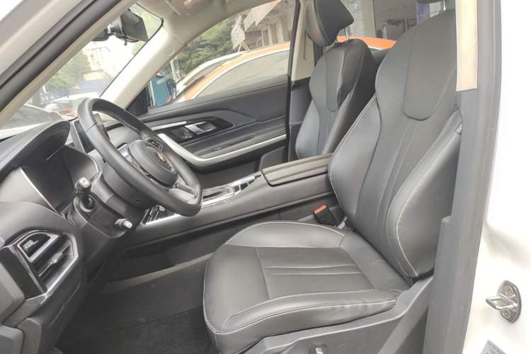 Used Zotye T500 2018 1.5T Automatic Smart Connected Prestige Model Left Front Seat