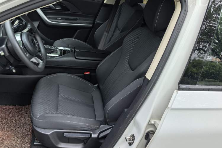 Used Zotye T500 2018 1.5T Automatic Luxury Model Left Front Seat