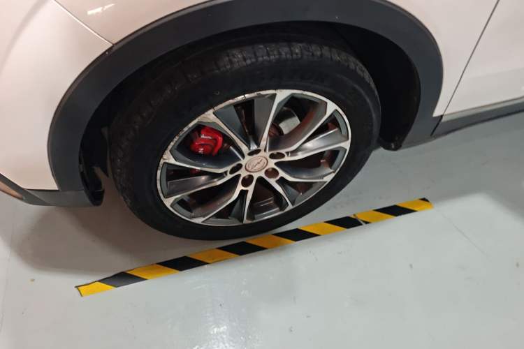 Used Zotye T500 2018 1.5T Automatic Luxury Model Left Front Wheel Hub