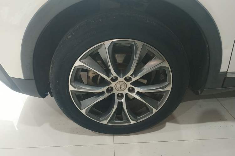 Used Zotye T500 2018 1.5T Manual Luxury Model Left Front Wheel Hub
