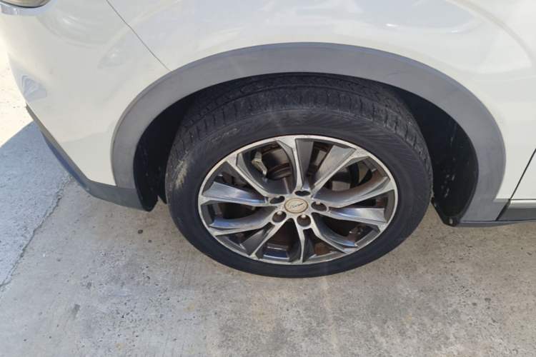 Used Zotye T500 2018 1.5T Automatic Smart Connected Prestige Model Left Front Wheel Hub
