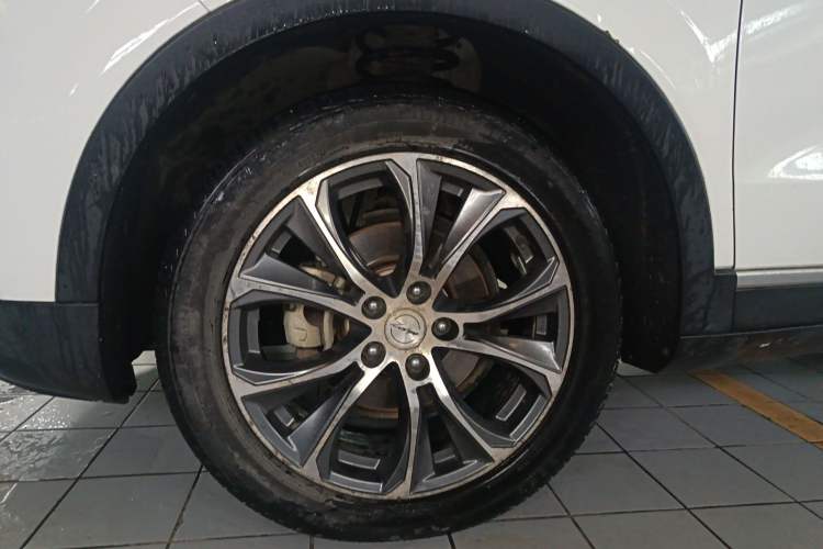 Used Zotye T500 2018 1.5T Automatic Luxury Model Left Front Wheel Hub