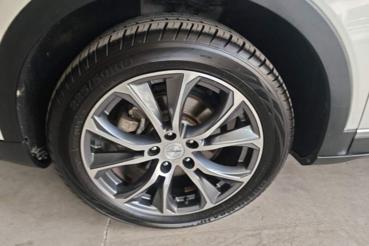 Used Zotye T500 2018 1.5T Automatic Luxury Model Left Front Wheel Hub