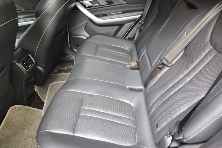 Used Zotye T500 2018 1.5T Automatic Luxury Model Left Rear Seat