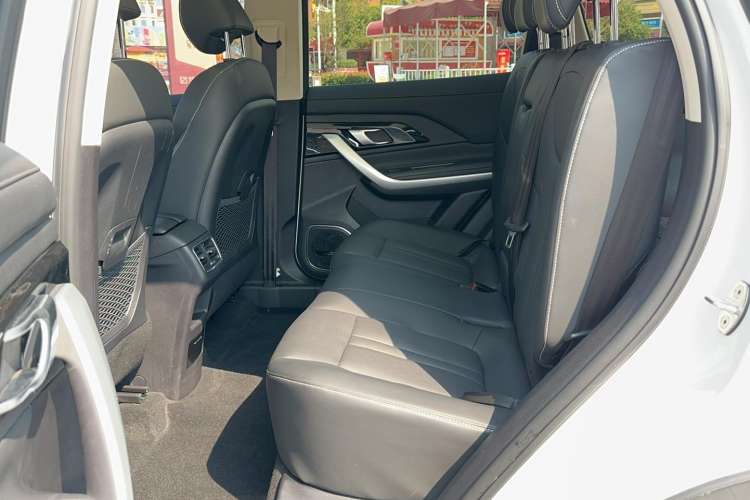 Used Zotye T500 2018 1.5T Automatic Smart Connected Prestige Model Left Rear Seat