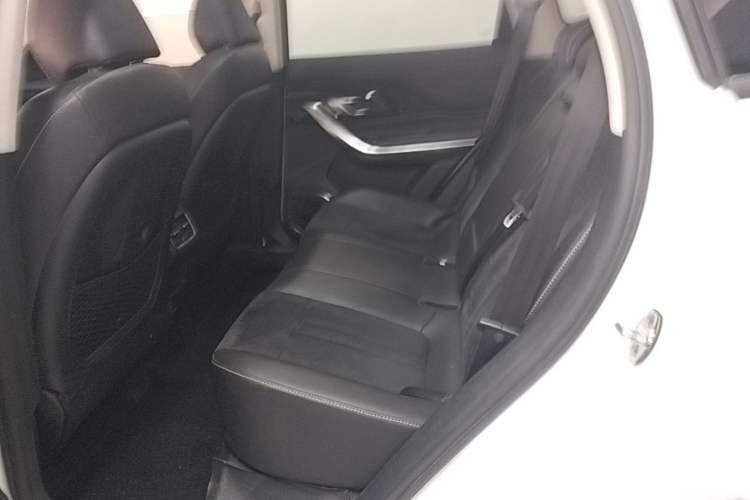 Used Zotye T500 2018 1.5T Automatic Smart Connect Flagship Model Left Rear Seat