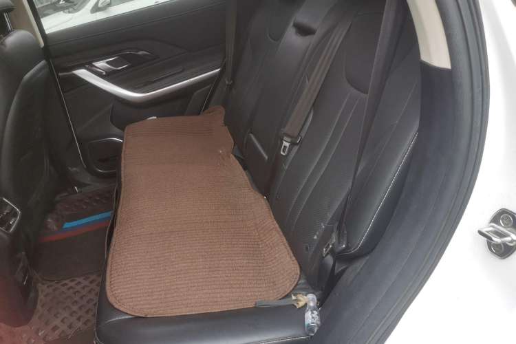 Used Zotye T500 2018 1.5T Automatic Smart Connected Prestige Model Left Rear Seat