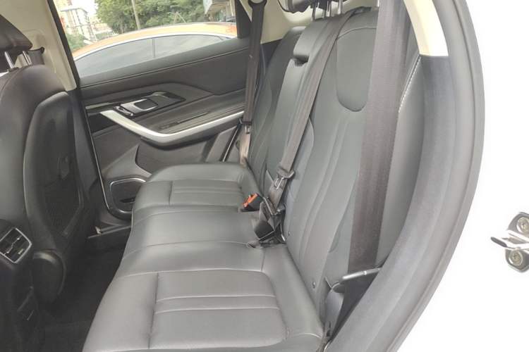 Used Zotye T500 2018 1.5T Automatic Smart Connected Prestige Model Left Rear Seat