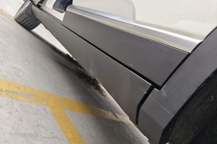 Used Zotye T500 2018 1.5T Automatic Smart Connected Prestige Model Left Side Sill