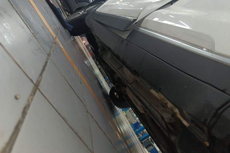 Used Zotye T500 2018 1.5T Automatic Luxury Model Left Side Sill