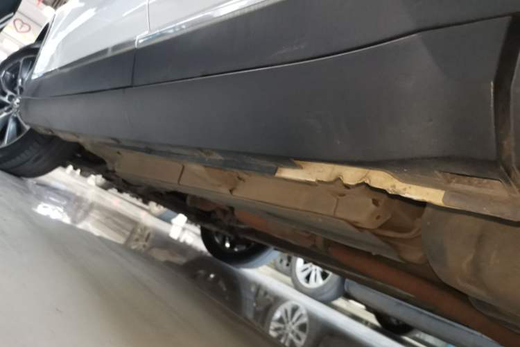 Used Zotye T500 2018 1.5T Automatic Smart Connected Prestige Model Left Side Sill