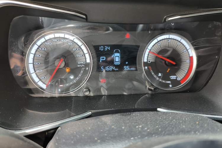 Used Zotye T500 2018 1.5T Automatic Luxury Model Odometer Close Up