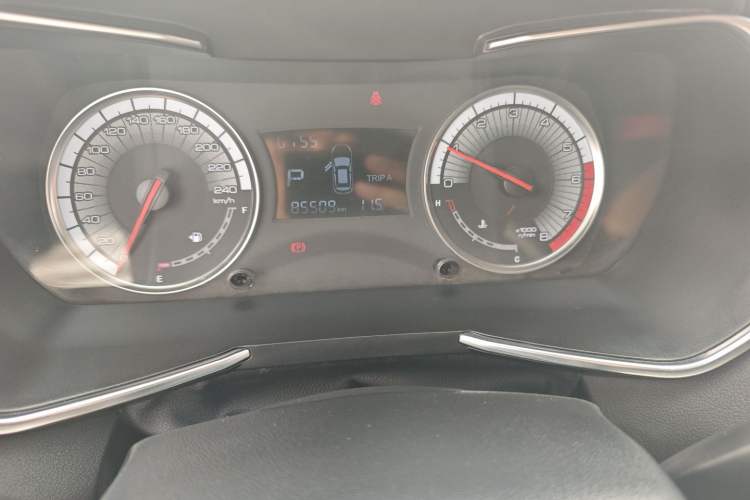 Used Zotye T500 2018 1.5T Automatic Luxury Model Odometer Close Up