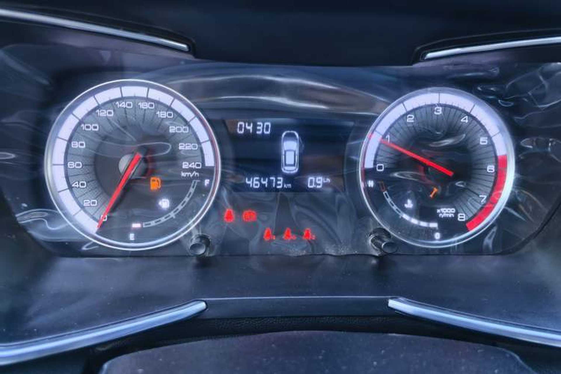Used Zotye T500 2018 1.5T Manual Luxury Model Odometer Close Up