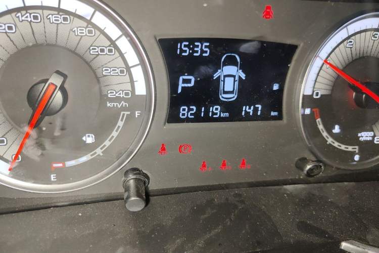 Used Zotye T500 2018 1.5T Automatic Luxury Model Odometer Close Up