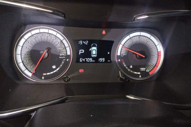 Used Zotye T500 2018 1.5T Automatic Luxury Model Odometer Close Up