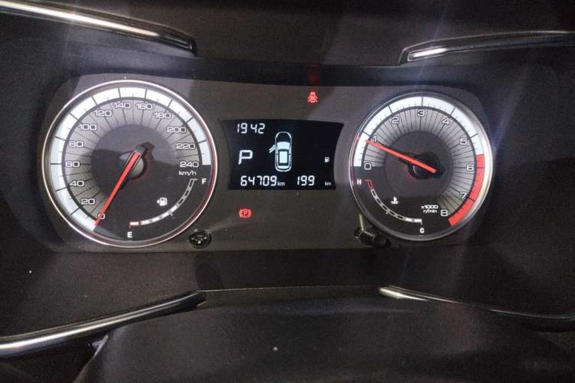 Used Zotye T500 2018 1.5T Automatic Luxury Model Odometer Close Up