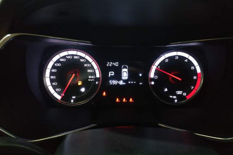Used Zotye T500 2018 1.5T Automatic Luxury Model Odometer Close Up