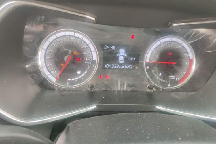 Used Zotye T500 2018 1.5T Manual Luxury Model Odometer Close Up