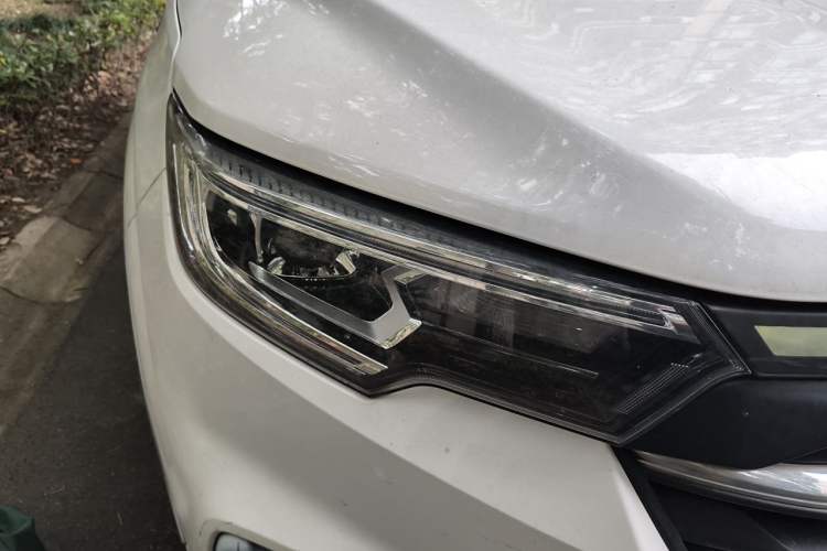 Used Zotye T500 2018 1.5T Automatic Luxury Model Right Front Headlight