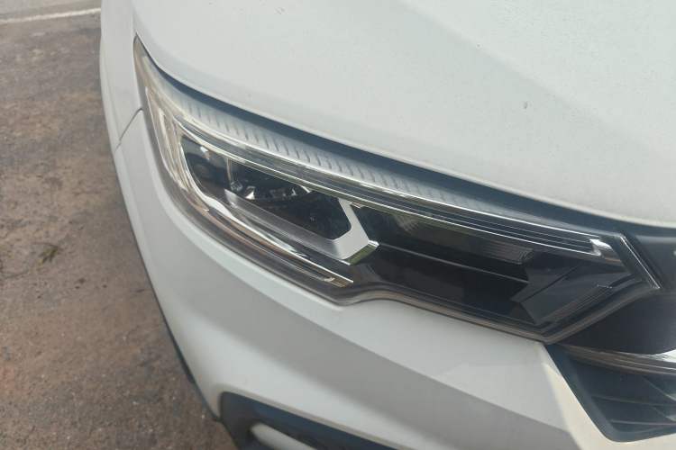 Used Zotye T500 2018 1.5T Automatic Luxury Model Right Front Headlight