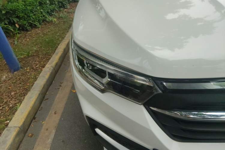 Used Zotye T500 2018 1.5T Manual Luxury Model Right Front Headlight
