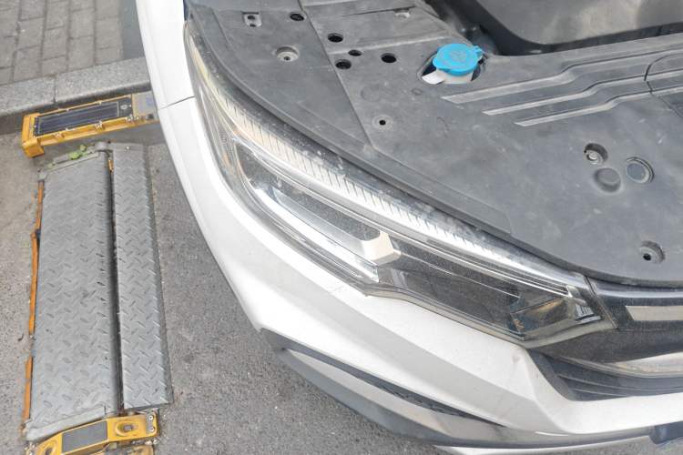 Used Zotye T500 2018 1.5T Automatic Luxury Model Right Front Headlight