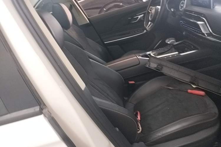 Used Zotye T500 2018 1.5T Automatic Smart Connect Flagship Model Right Front Seat