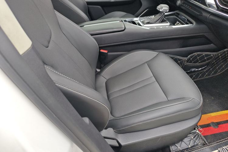 Used Zotye T500 2018 1.5T Automatic Smart Connected Prestige Model Right Front Seat