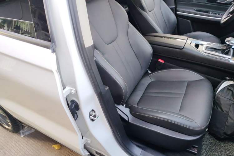 Used Zotye T500 2018 1.5T Automatic Smart Connected Prestige Model Right Front Seat