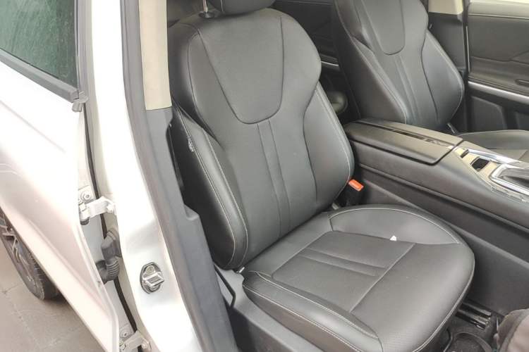 Used Zotye T500 2018 1.5T Automatic Smart Connected Prestige Model Right Front Seat