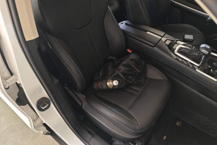 Used Zotye T500 2018 1.5T Automatic Luxury Model Right Front Seat