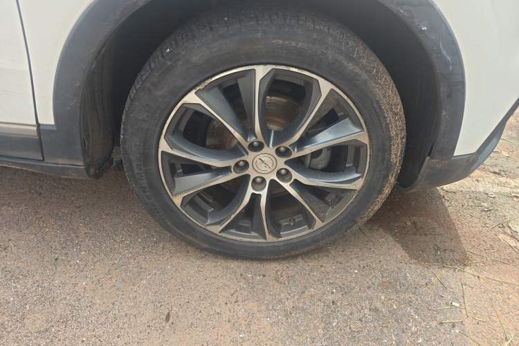 Used Zotye T500 2018 1.5T Automatic Luxury Model Right Front Wheel Hub