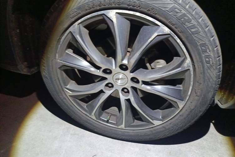 Used Zotye T500 2018 1.5T Automatic Luxury Model Right Front Wheel Hub