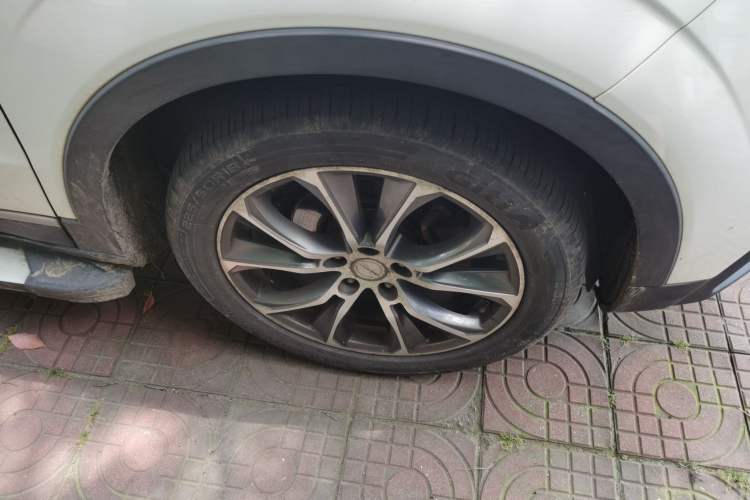 Used Zotye T500 2018 1.5T Automatic Smart Connected Prestige Model Right Front Wheel Hub