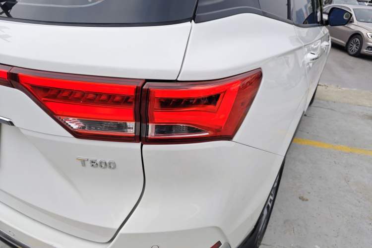 Used Zotye T500 2018 1.5T Automatic Smart Connected Prestige Model Right Rear Taillight