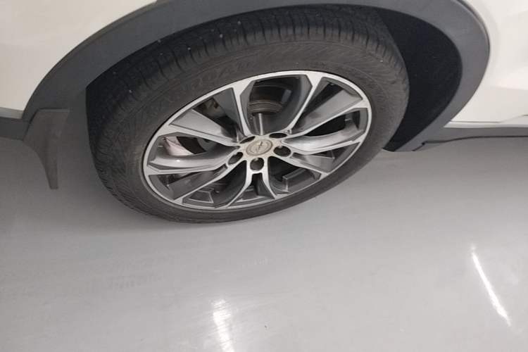 Used Zotye T500 2018 1.5T Automatic Smart Connect Flagship Model Right Rear Wheel Hub