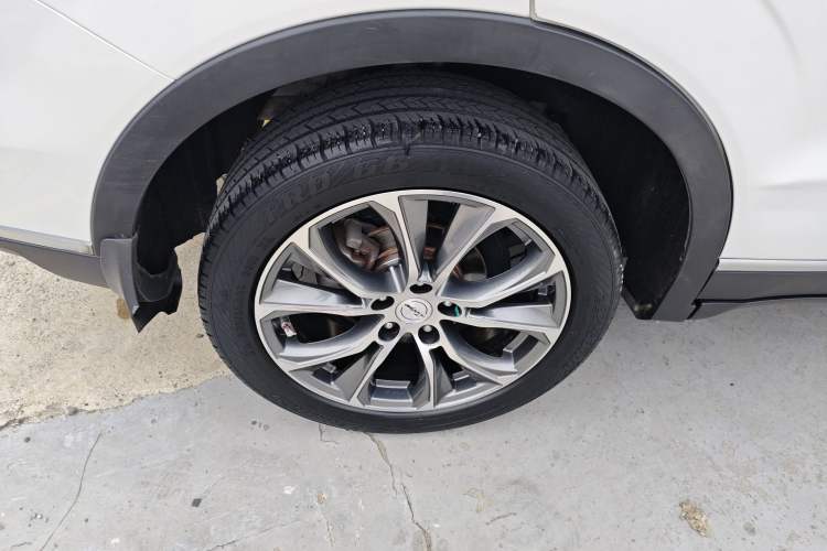 Used Zotye T500 2018 1.5T Automatic Smart Connected Prestige Model Right Rear Wheel Hub