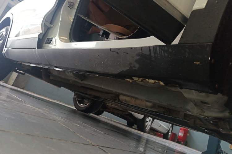 Used Zotye T500 2018 1.5T Automatic Luxury Model Right Side Sill