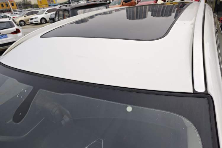 Used Zotye T500 2018 1.5T Automatic Smart Connected Prestige Model Roof