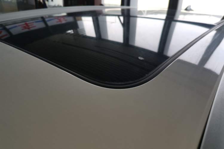 Used Zotye T500 2018 1.5T Automatic Smart Connected Prestige Model Roof