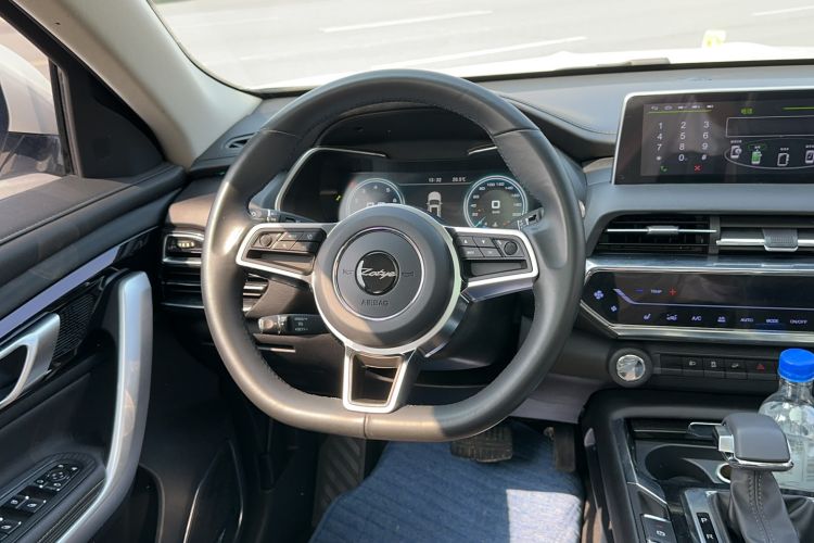 Used Zotye T500 2018 1.5T Automatic Smart Connected Prestige Model Steering Wheel