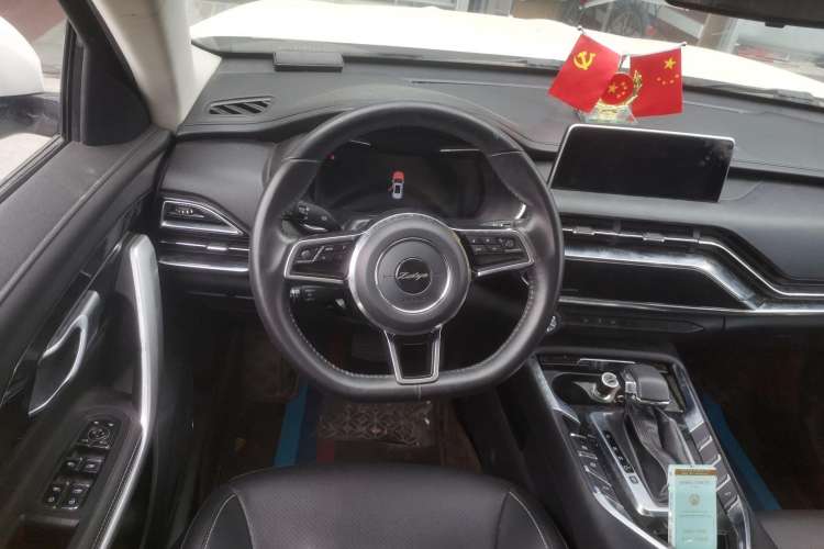 Used Zotye T500 2018 1.5T Automatic Smart Connected Prestige Model Steering Wheel