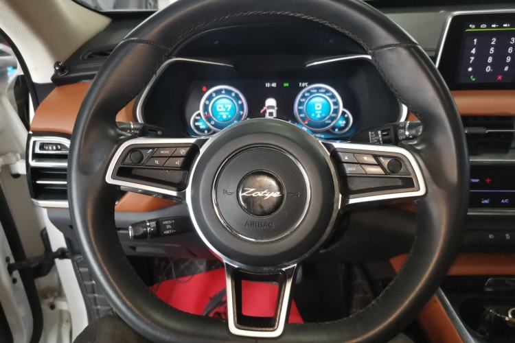 Used Zotye T500 2018 1.5T Automatic Smart Connected Prestige Model Steering Wheel