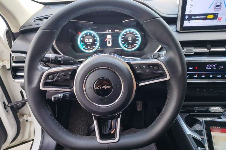 Used Zotye T500 2018 1.5T Automatic Smart Connected Prestige Model Steering Wheel