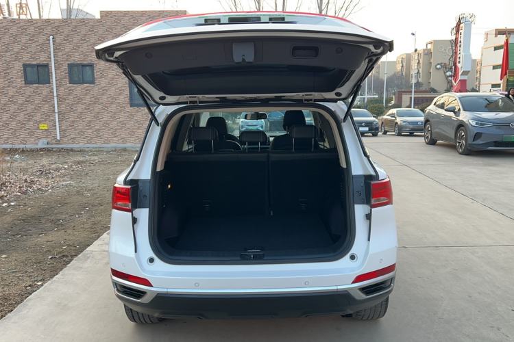 Used Zotye T500 2018 1.5T Automatic Smart Connected Prestige Model Trunk
