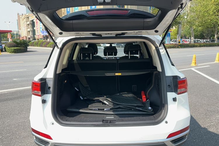 Used Zotye T500 2018 1.5T Automatic Smart Connected Prestige Model Trunk