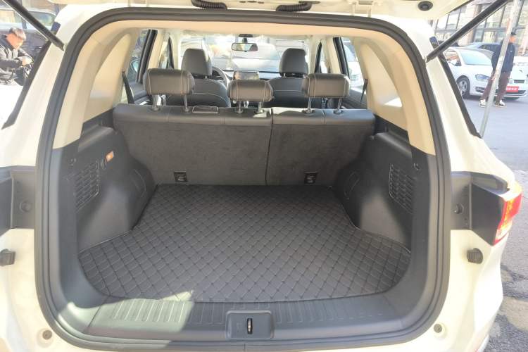 Used Zotye T500 2018 1.5T Manual Luxury Model Trunk