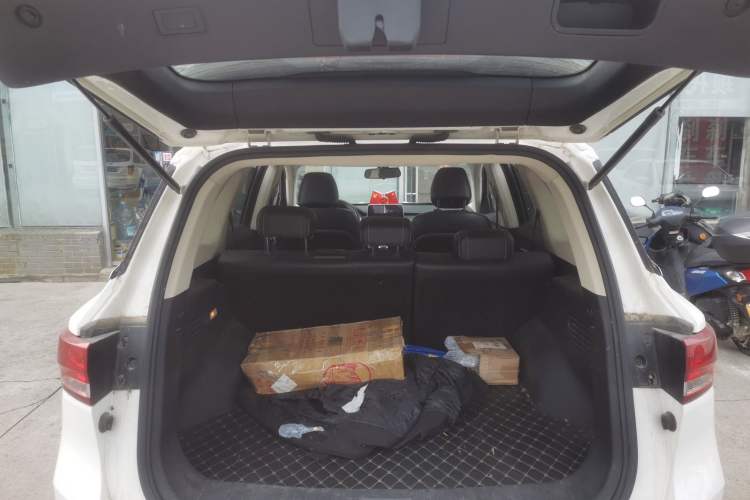 Used Zotye T500 2018 1.5T Automatic Smart Connected Prestige Model Trunk